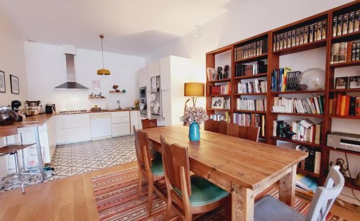 Splendid 19th Century Château, Renovated And Full Of Timeless Charm, Located Just Outside Bordeaux