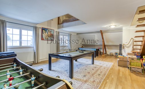 Castle for Sale in Houdan, Île-de-France, France