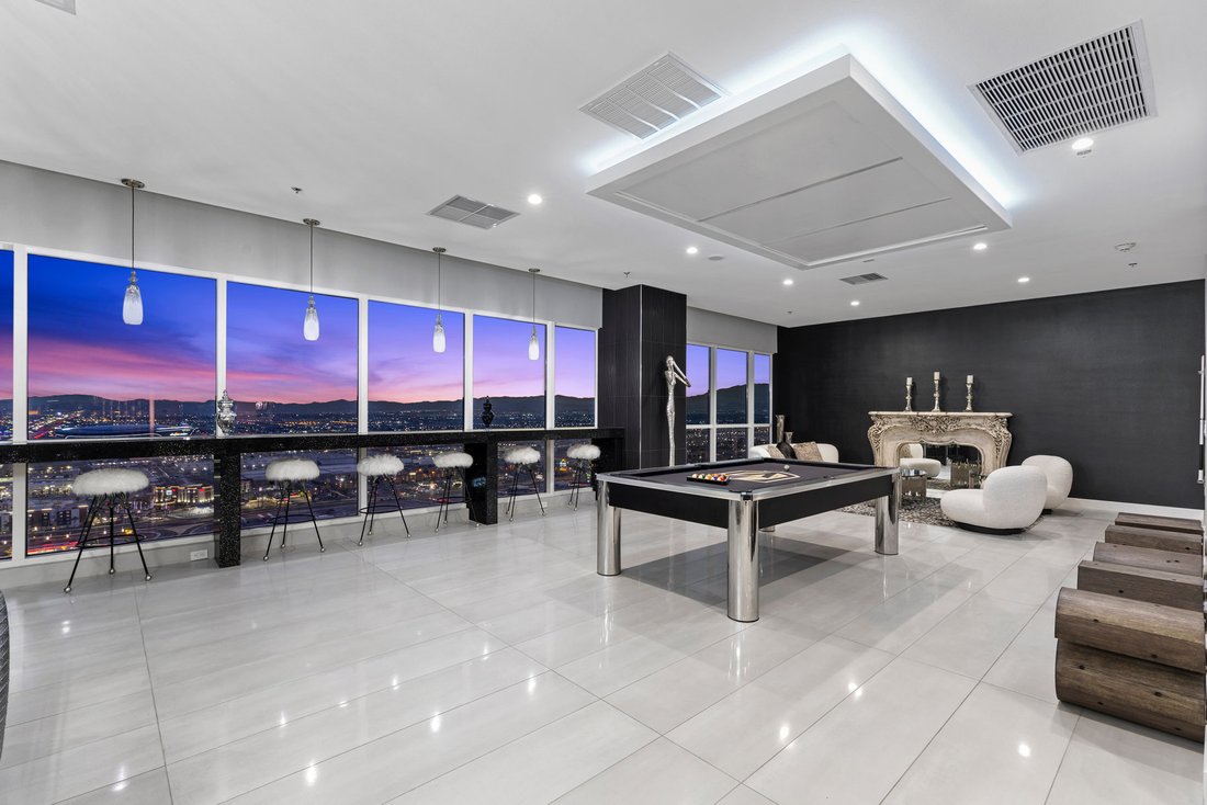 Condo in Las Vegas, Nevada, United States 3 - 16818172