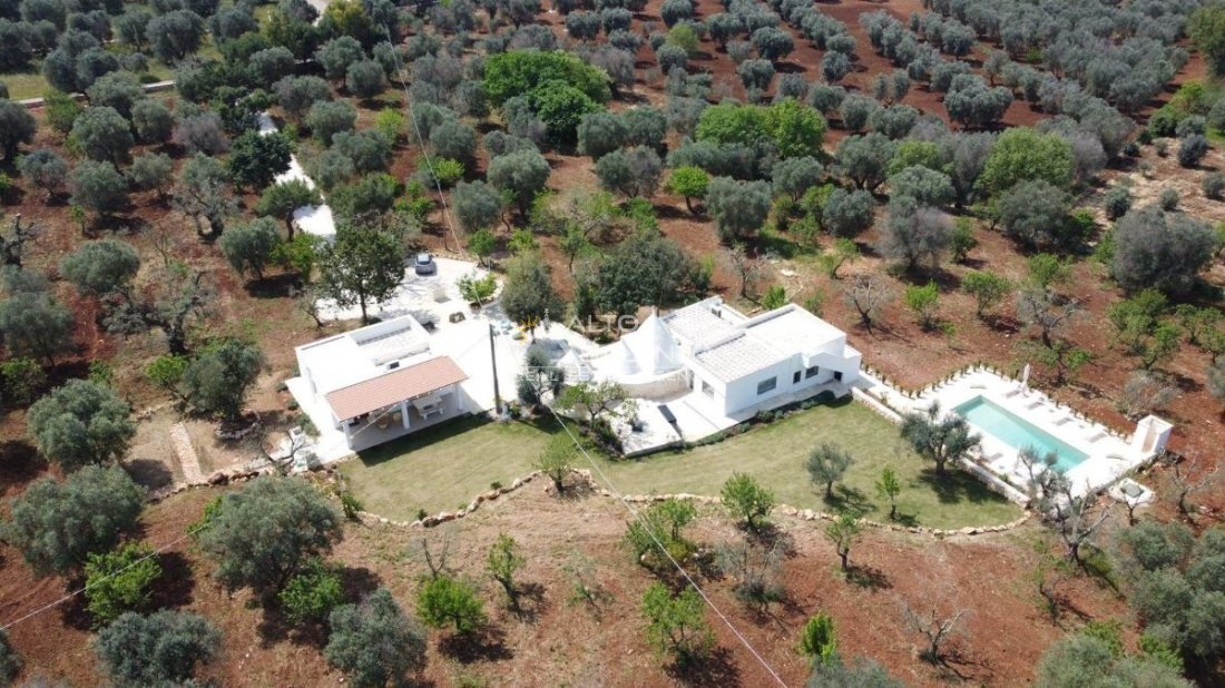Villa in Ceglie Messapica, Apulia, Italy 1 - 16814601
