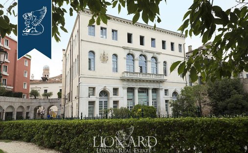 Castle for Sale in Venice, Veneto, Italy