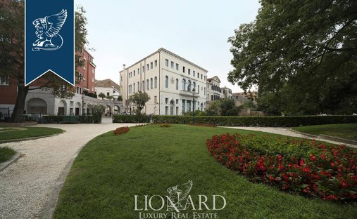 Castle for Sale in Venice, Veneto, Italy