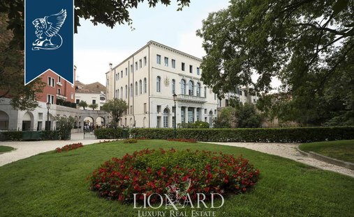 Castle for Sale in Venice, Veneto, Italy