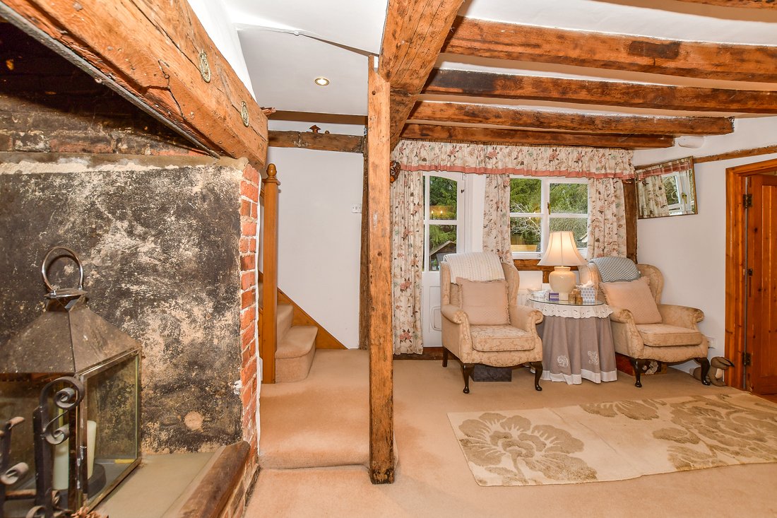 House in Modest Corner, Tunbridge Wells, England 4 - 16816131