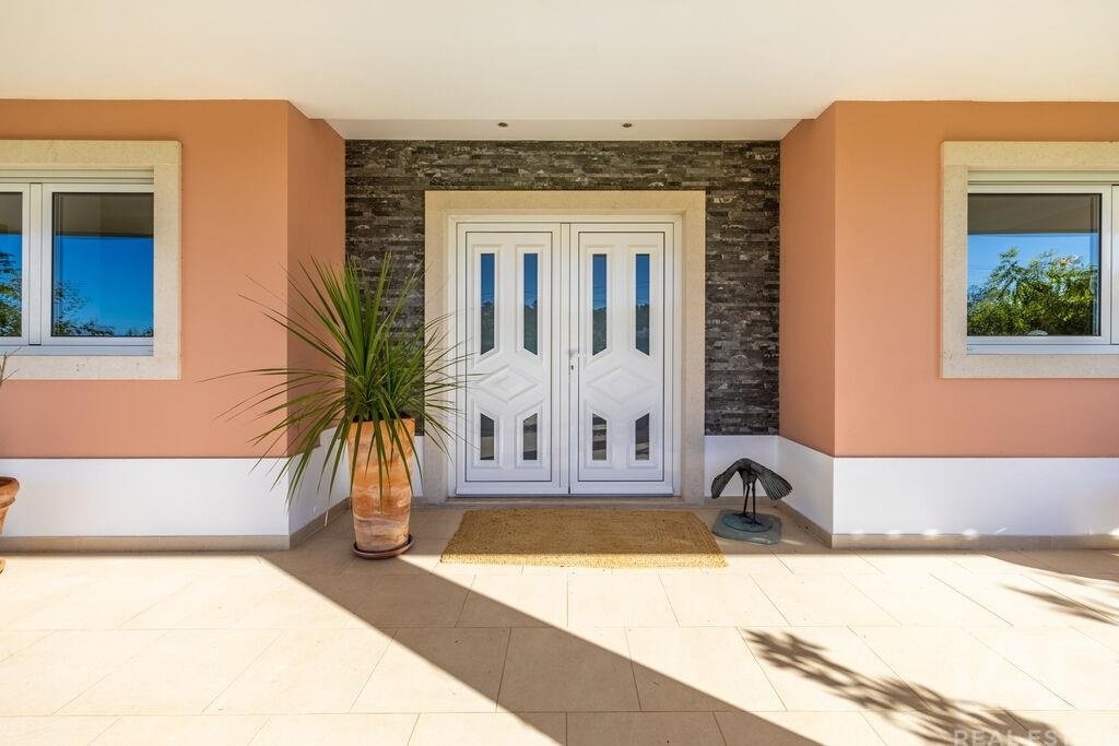 Townhouse in Santa Maria, Sao Pedro e Sobral da Lagoa, Leiria District, Portugal 3 - 16819304