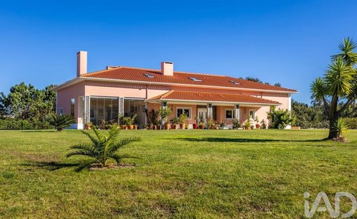 Townhouse in Santa Maria, Sao Pedro e Sobral da Lagoa, Leiria District, Portugal 1