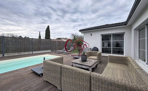 Castle for Sale in Fargues-Saint-Hilaire, Nouvelle-Aquitaine, France