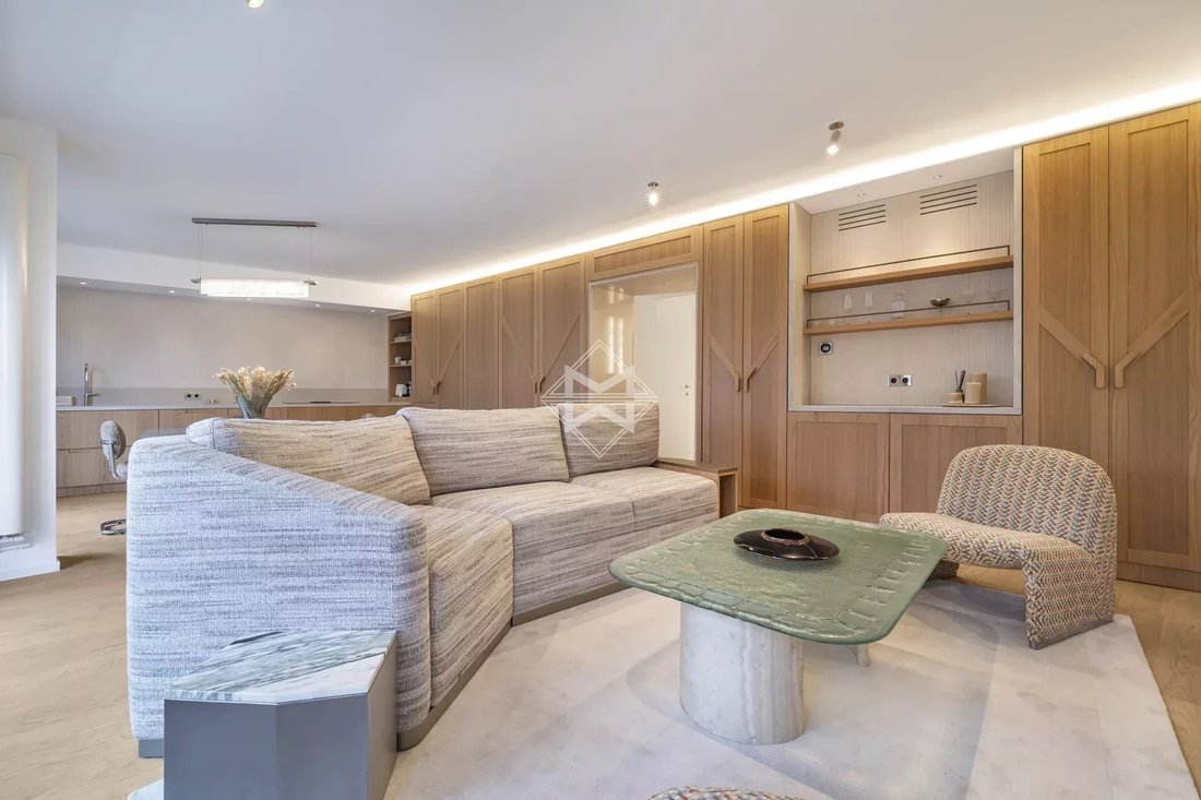 Apartment in Ecole Militaire, Paris 7e Arrondissement, Paris 2 - 16814456