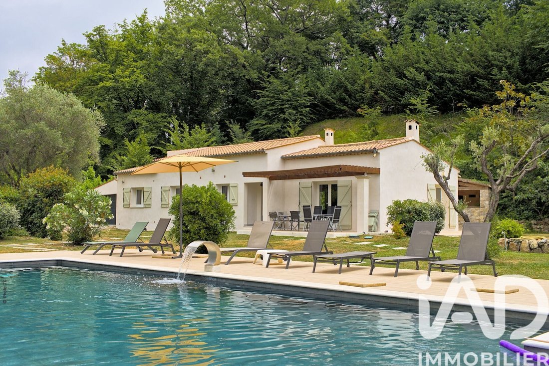 House in Châteauneuf-Grasse, Provence-Alpes-Côte d'Azur, France 1 - 16815763