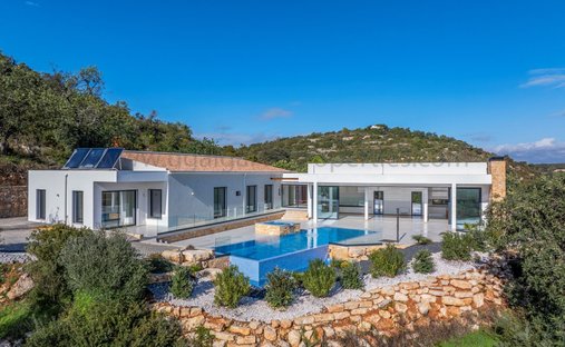 Villa in Faro (Se e Sao Pedro), Algarve, Portugal 1