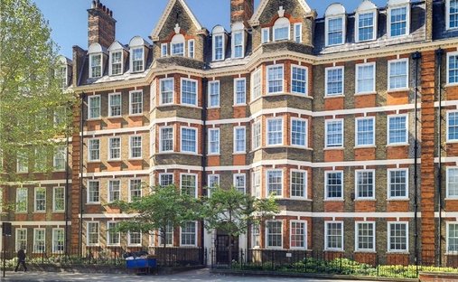 Apartment in St John's Wood, Westminster, England 1