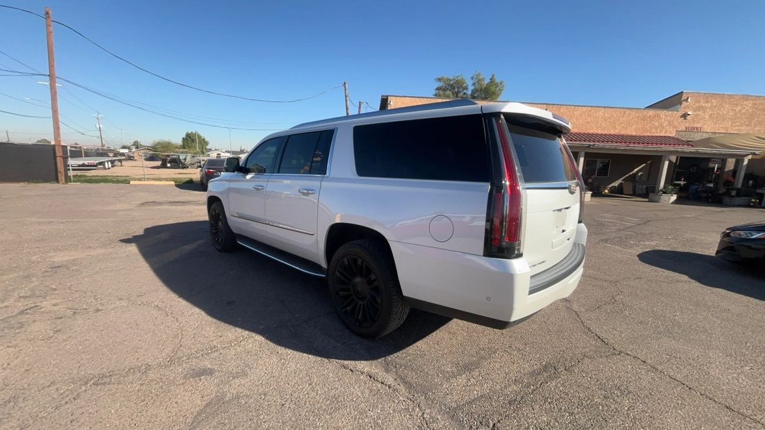 Suv in Avondale, AZ, United States 4 - 16819117