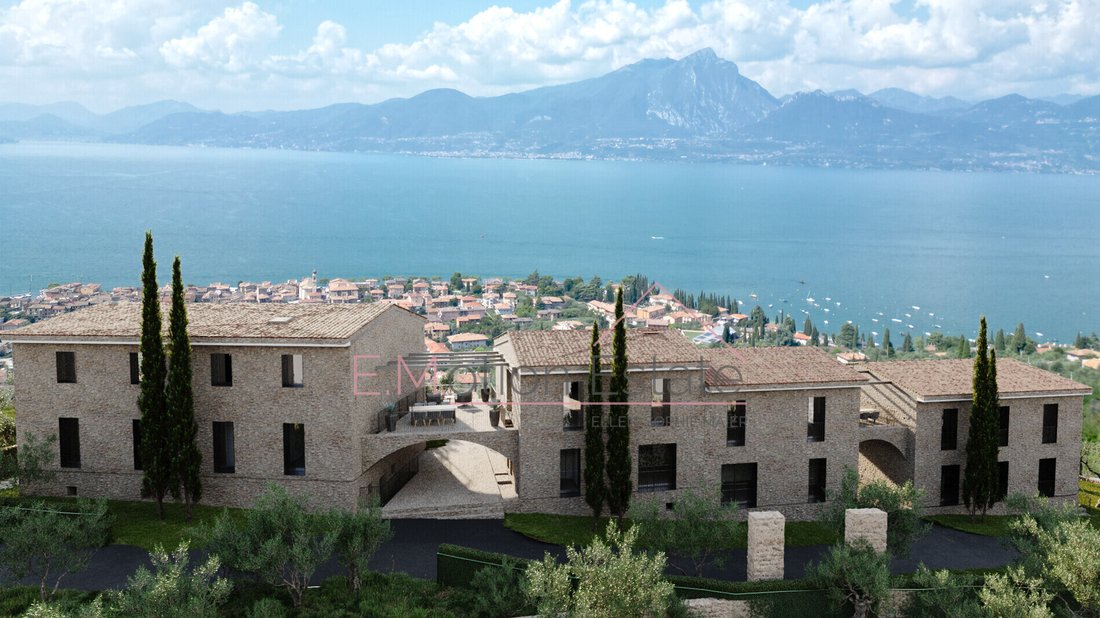 Penthouse in Torri del Benaco, Veneto, Italy 1 - 16816376