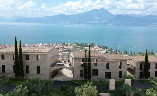 Penthouse en Torri del Benaco, Véneto, Italia 1