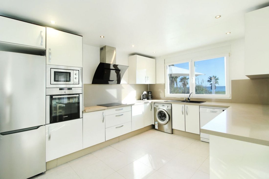 Villa in Estepona, Andalusia, Spain 4 - 16815340