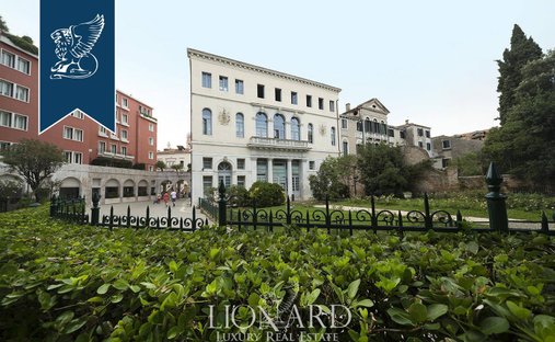 Castle for Sale in Venice, Veneto, Italy