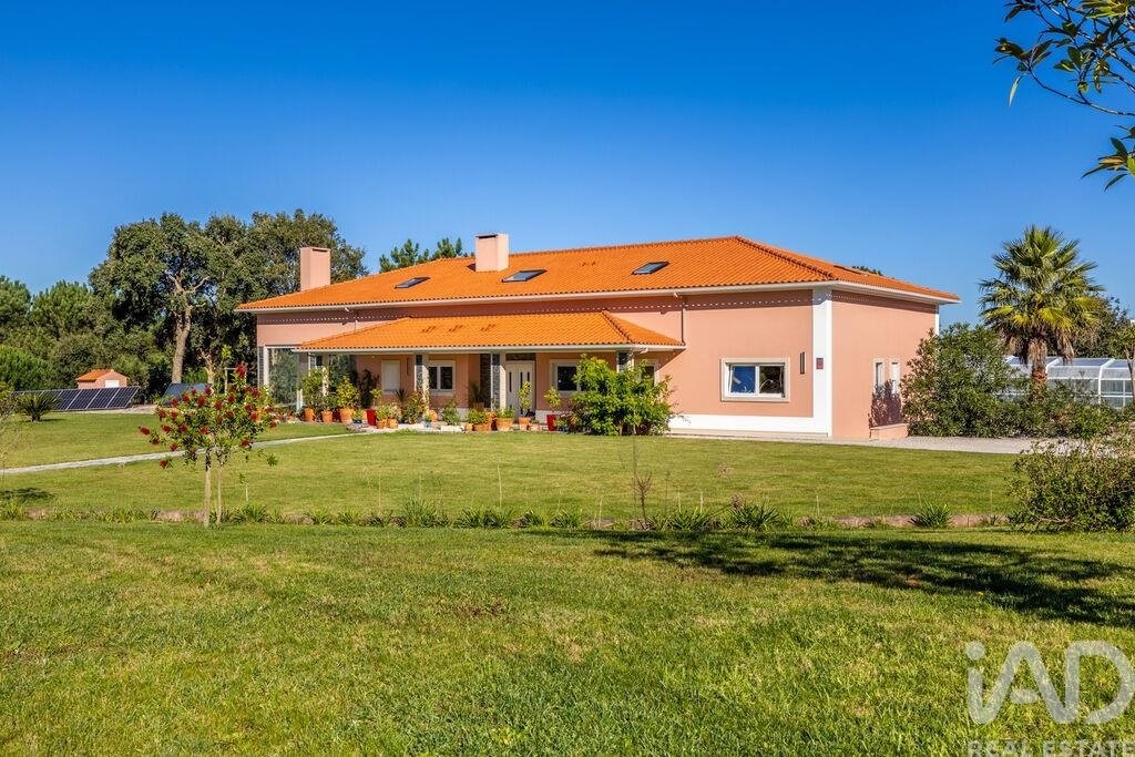 Townhouse in Santa Maria, Sao Pedro e Sobral da Lagoa, Leiria District, Portugal 2 - 16819304