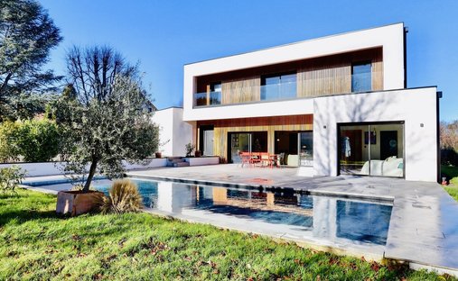 Villa a Orcines, Auvergne-Rodano-Alpi, Francia 1