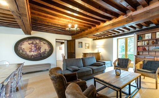 Château Avallon 1500.0 Sqm 25 Bedrooms