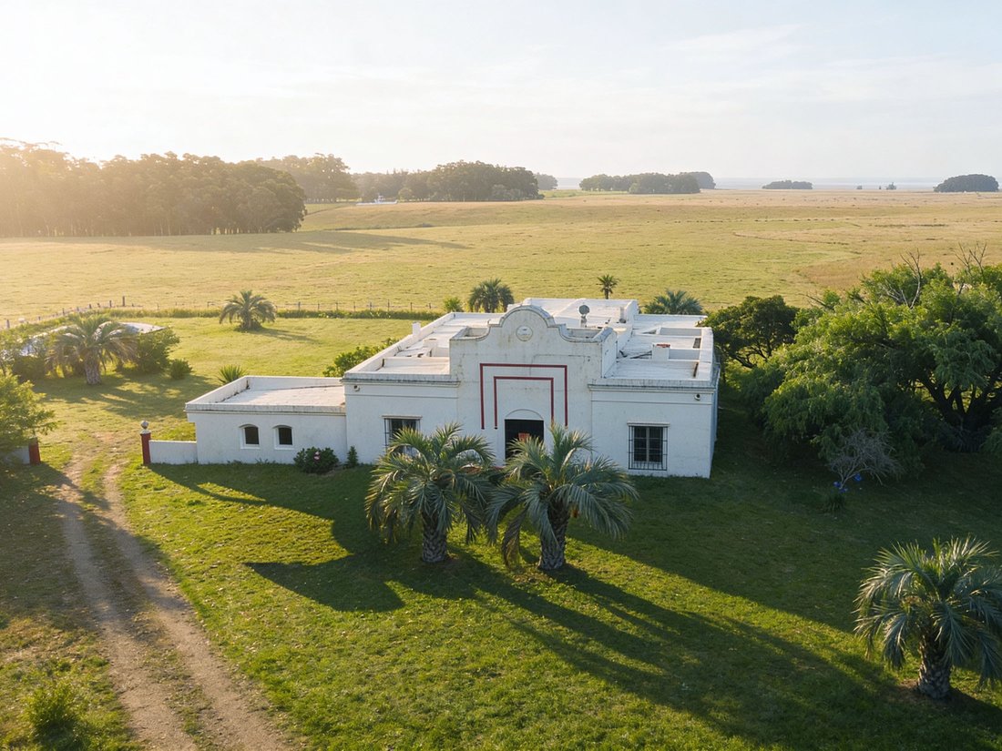 Estate in La Aguada y Costa Azul, Rocha Department, Uruguay 2 - 16818869