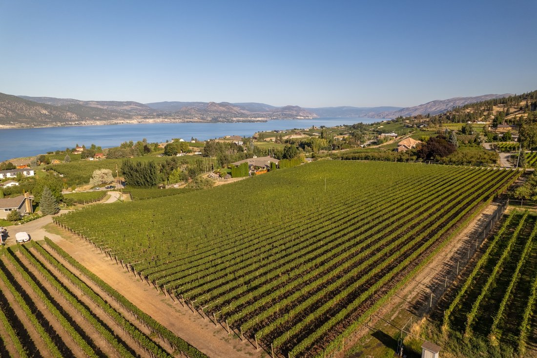 House in Penticton, British Columbia, Canada 4 - 16816685
