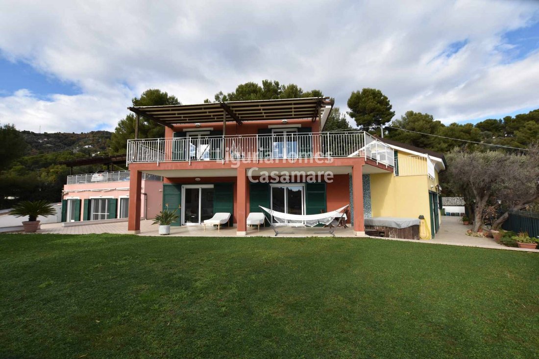 Villa a Collina Ponente, Alassio, Liguria 1 - 16814394
