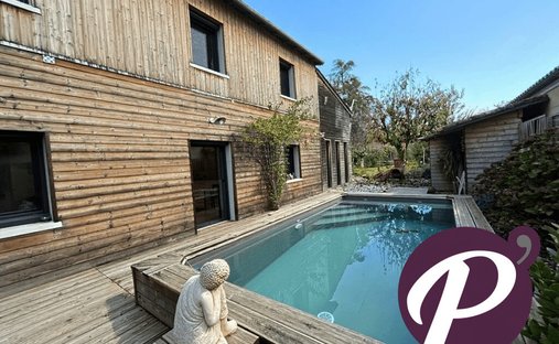 16th C Castle With Outbuildings, Perfectly Renovated