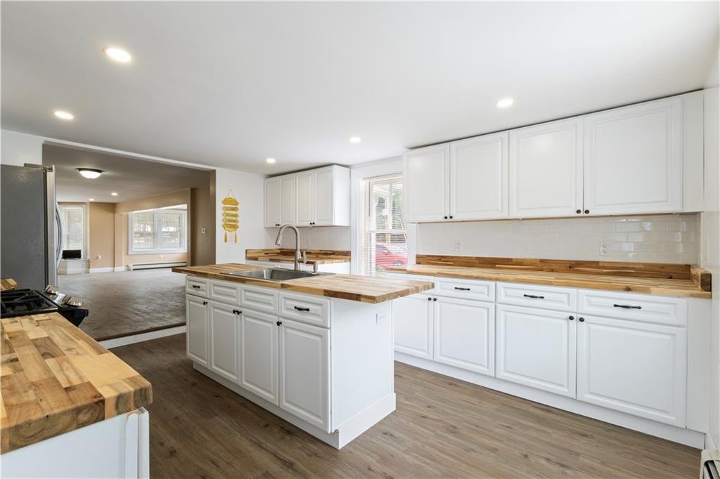 House in Warwick, Rhode Island, United States 4 - 16815492