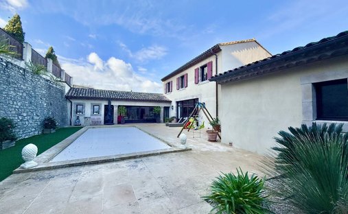 A Listed Property Overlooking The Pyrenees And The Aude Valley