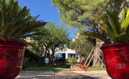 Castle for Sale in Aubagne, Provence-Alpes-Côte d'Azur, France