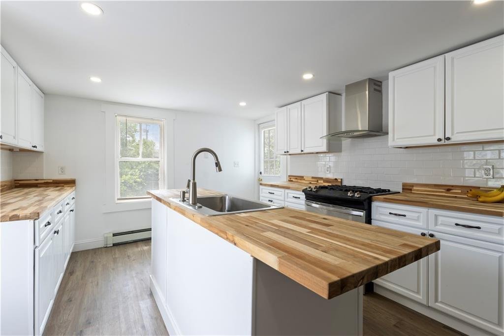 House in Warwick, Rhode Island, United States 2 - 16815492