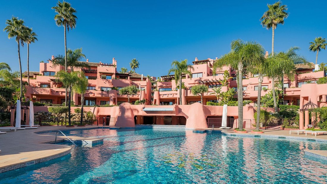 Penthouse in Estepona, Andalusia, Spain 1 - 16815254