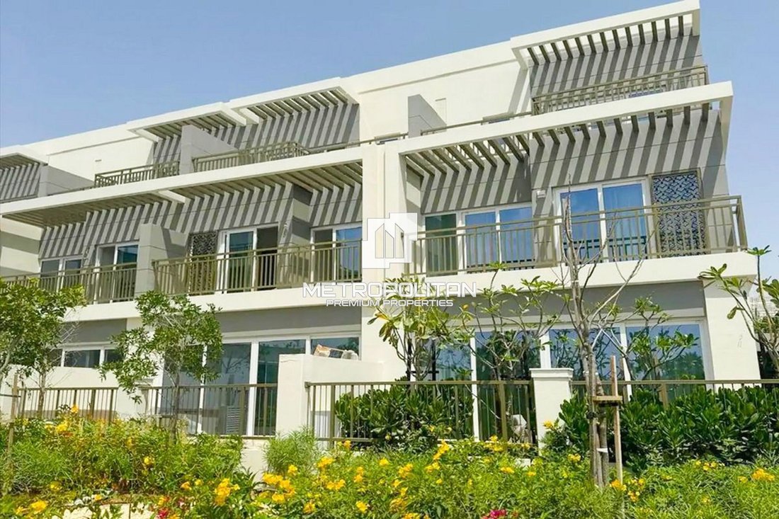 Townhouse in Damac Hills 2, Dubai, United Arab Emirates 1 - 16810952