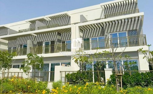 Townhouse in Damac Hills 2, Dubai, United Arab Emirates 1