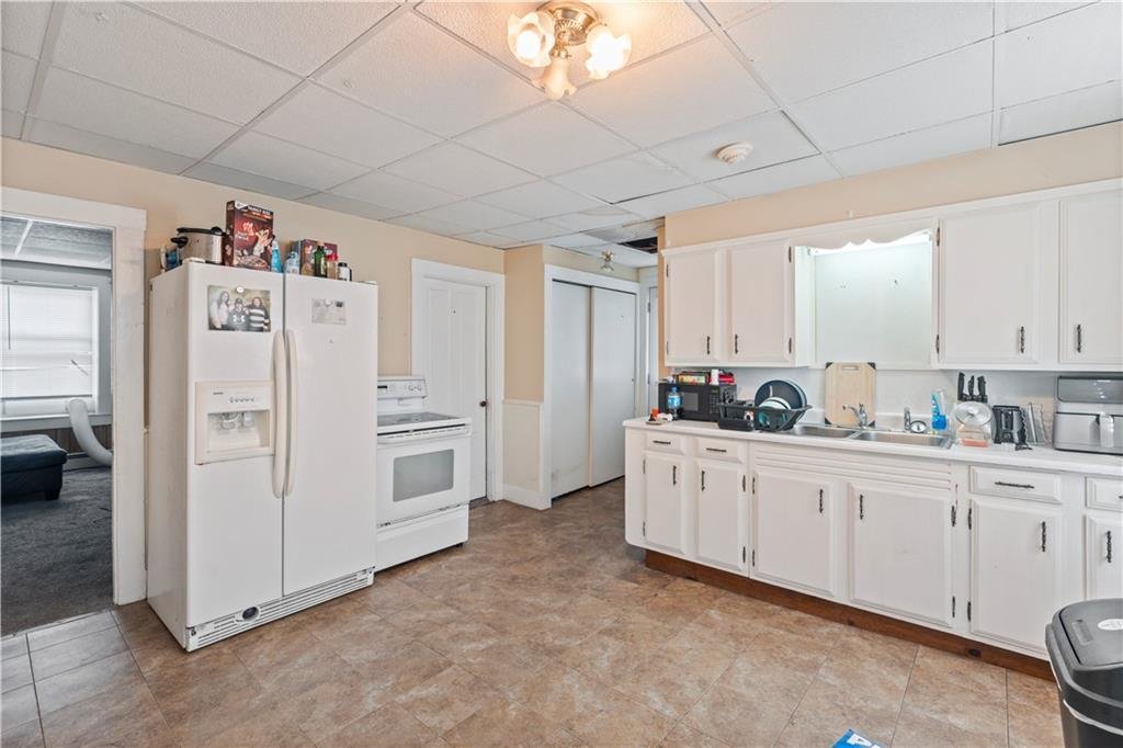 House in Burrillville, Rhode Island, United States 4 - 16815496