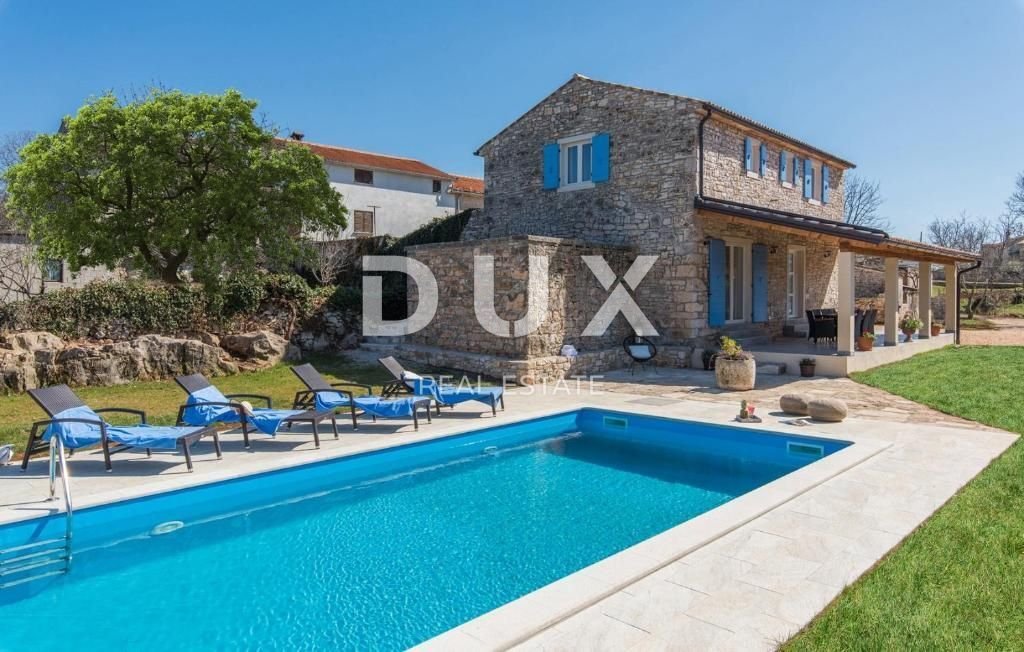 Casa en Sveti Lovrec Pazenaticki, Istria, Croacia 1 - 16817118