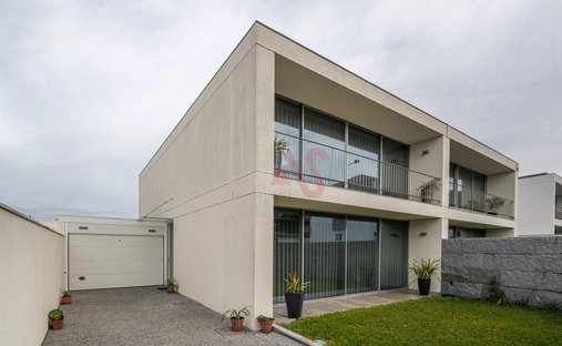House in Aver-o-Mar, Amorim e Terroso, Porto District, Portugal 1
