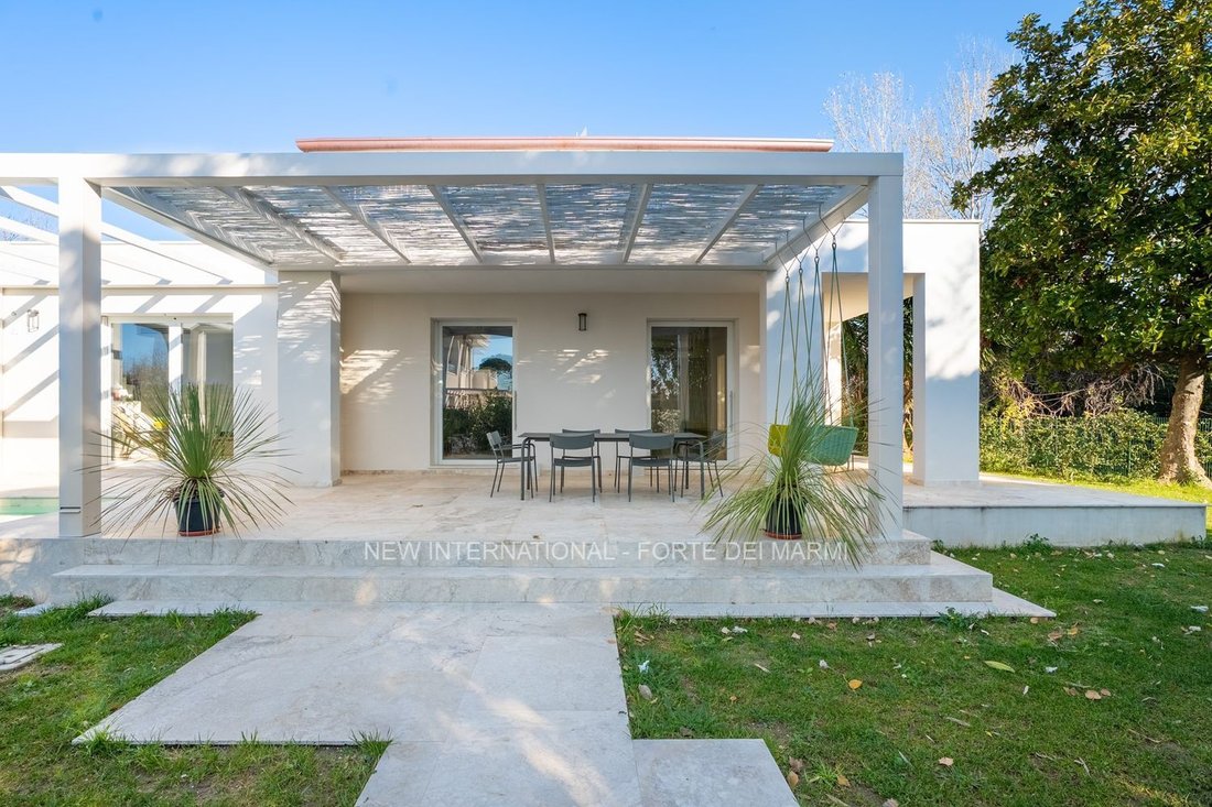 House in Caranna-Vaiana, Forte dei Marmi, Tuscany 1 - 16816233