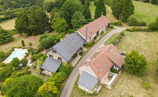 Château Avallon 1500.0 Sqm 25 Bedrooms