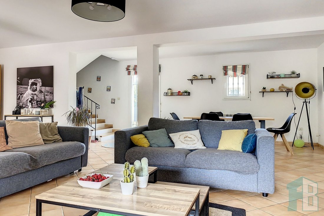 Villa in Nord et Ouest, Eyguières, France 4 - 12900841