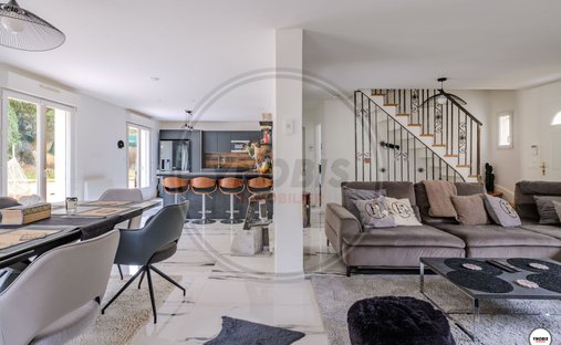 Manor For Sale, 12 Rooms Triel Sur Seine 78510