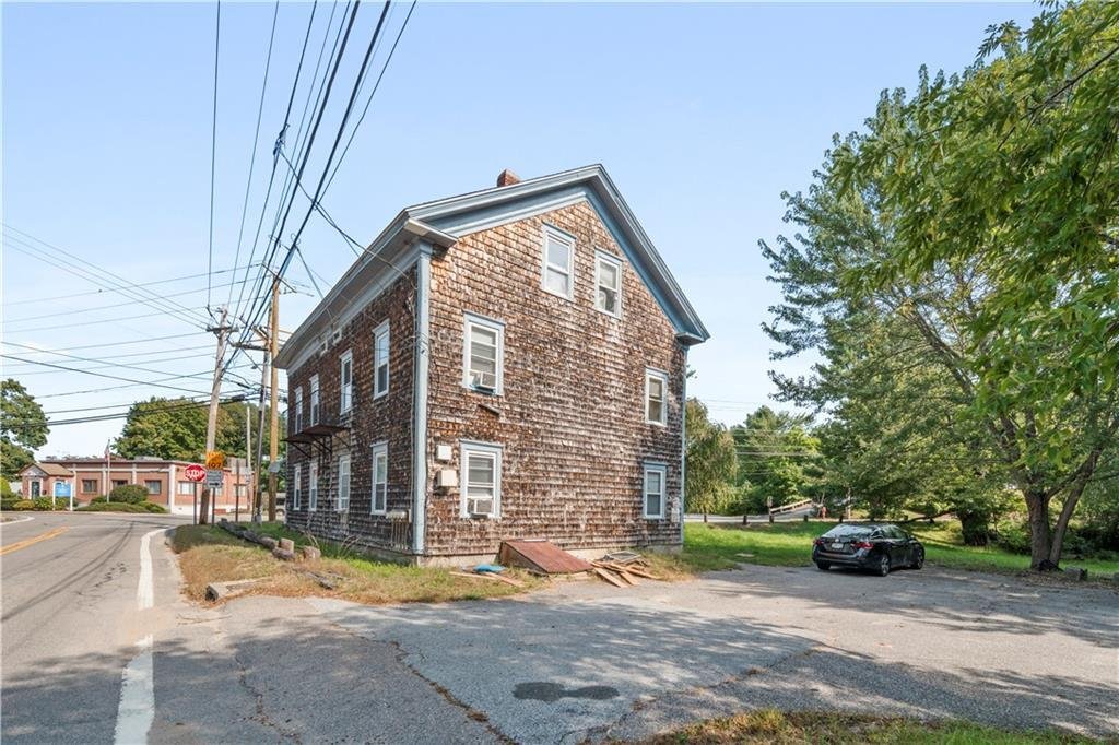 House in Burrillville, Rhode Island, United States 3 - 16815496