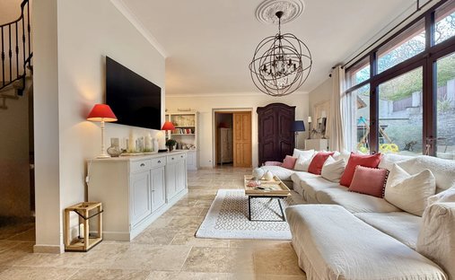 A Listed Property Overlooking The Pyrenees And The Aude Valley