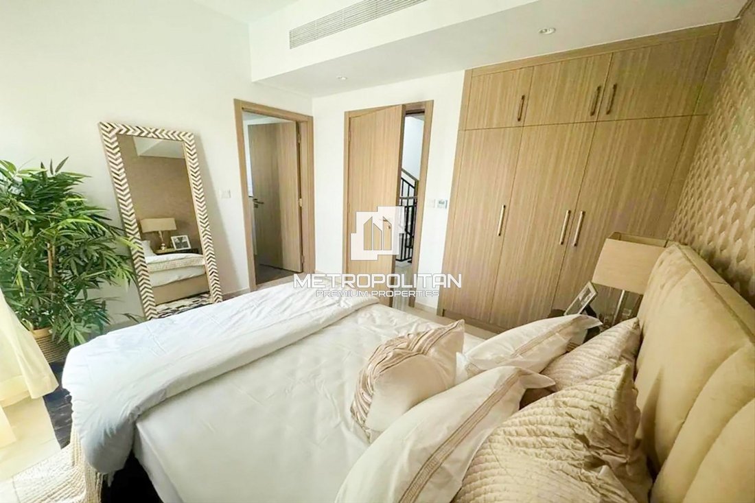 Townhouse in Damac Hills 2, Dubai, United Arab Emirates 3 - 16810952