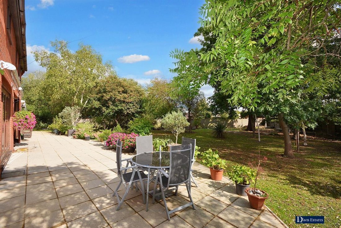 House in Great Nelmes, Romford, England 4 - 16814637
