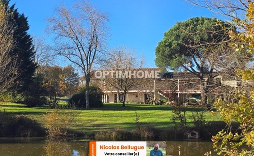 House in Margueron, Nouvelle-Aquitaine, France 1