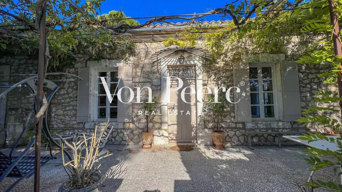 House in Eygalières, Provence-Alpes-Côte d'Azur, France 1 - 15528749