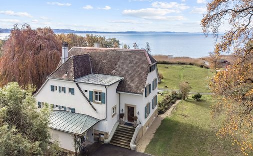 House in La Tène, Neuchâtel, Switzerland 1