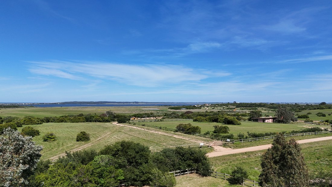 House in Chacras de Medellin Sur Lac, Maldonado Department, Uruguay 3 - 16818842
