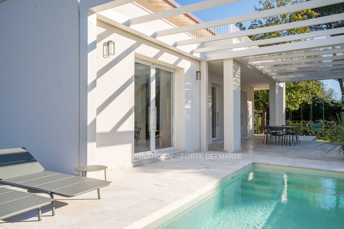 House in Caranna-Vaiana, Forte dei Marmi, Tuscany 4 - 16816233